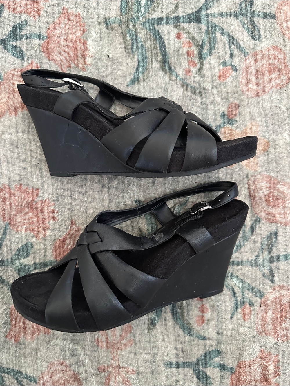 AEROSOLES Black Strappy Slingback Sandals